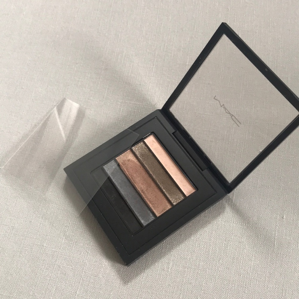 MAC Smokeluxe Veluxe Pearlfusion Shadow Palette